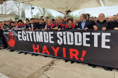 İstanbul'da Kahramanmaraş'taki okul saldırısında hayatını kaybedenler için gıyabi cenaze namazı kılındı