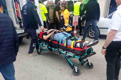 Kastamonu'da motosiklet otomobile çarptı: 1 yaralı