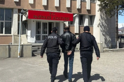 Erzurum'da durdurulan aracın vites ile teyp arasındaki iç zulasından uyuşturucu çıktı