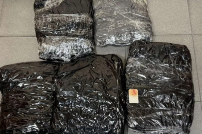 Türk yolcunun belinden 5 kilo 510 gram uyuşturucu çıktı