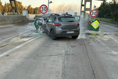 Bariyerlere çarpıp yanan otomobilin sürücüsü can verdi!