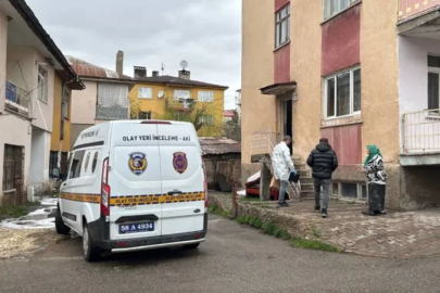 Boşanma aşamasındaki eşini bıçaklayıp, üzerine kapıyı kilitleyerek kaçtı!