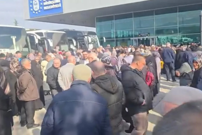Bursa'da hacı adayları dualarla uğurlandı!