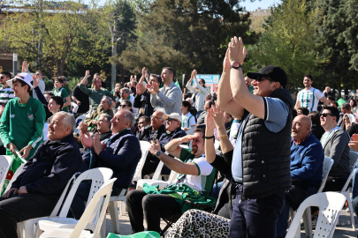 Bursaspor’un şampiyonluk heyecanı Nilüfer’de zirve yaptı