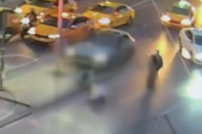 Kazada devrilen direk başına çarptı!