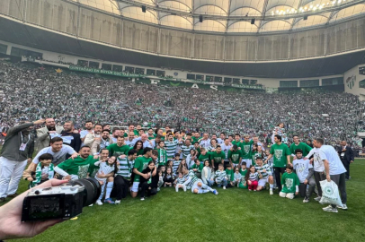 Koleksiyon tamamlandı, Bursaspor tarihte bir ilki başardı! Kırılması imkansız rekor