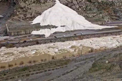 Sümbül Dağı'nda çığ devam ediyor