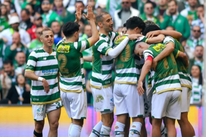 TFF 2. Lig'de Şampiyon Bursaspor! Timsah'tan Bursa'da 5 gollü zafer...