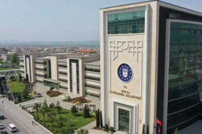 Bursa Büyükşehir'de değişim dalgası büyüyor! İki daire başkanı emekliye ayrıldı...