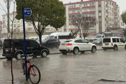 Iğdır’da 5 dakikalık sağanak, kenti suya boğdu