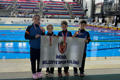 İnegöl Belediyespor Yüzme Takımından 18 Madalyalık Gurur