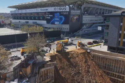 Kadıköy'de inşaat alanındaki duvar çöktü
