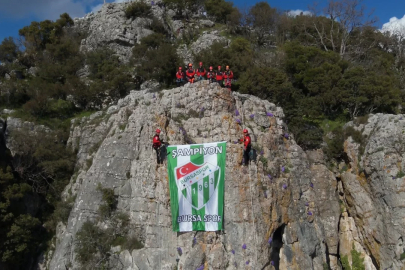 Kurtarma ekipleri, Bursaspor bayrağını zirvede dalgalandırdı!