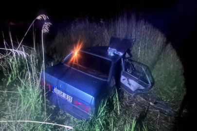 Manisa'da otomobil kanala uçtu: 2 ölü, 5 yaralı