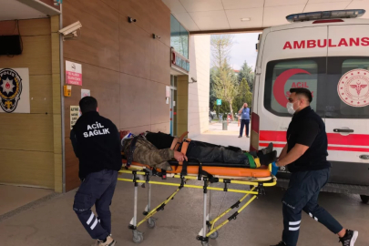 Bursa'da ticari araç motosiklete çarptı! Ağır yaralı var...