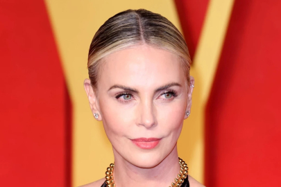 Charlize Theron annesinin babasını öldürdüğü geceyi anlattı: Babam ikimizi de öldürecekti