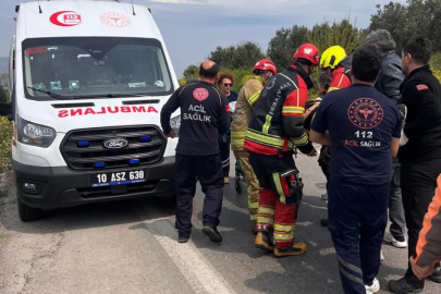 Direksiyon hakimiyetini kaybeden araç yoldan çıktı: 3 yaralı