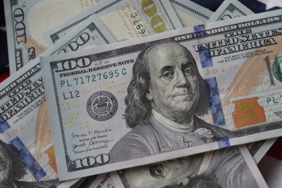 Dolar/TL sabit kalmaya devam ediyor...