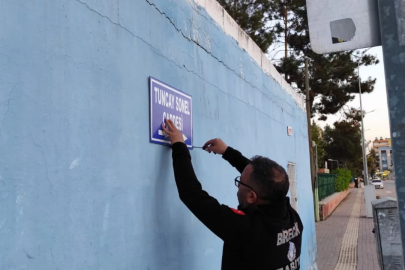 Tuncay Sonel'in adının verildiği cadde tabelası söküldü