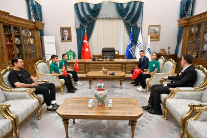 23 Nisan’da başkanlık koltuğu çocukların oldu