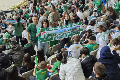 Bursa'da çocuklar Bursaspor şampiyonluğunu doyasıya yaşadı!