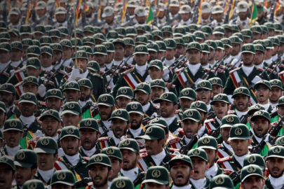 İran müzakere masasına oturmak için tek bir şart sunup resti çekti