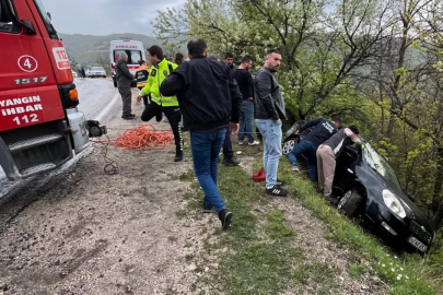 Kontrolden çıkan otomobil şarampole savruldu: 2 yaralı