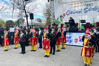Bursa cıvıl cıvıl! Coşku doruğa çıktı, dev park karnaval yerine döndü...