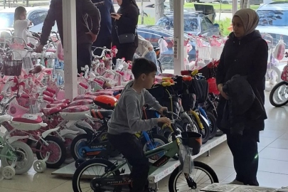 Bursa'da anneler ve babalar oraya akın etti!