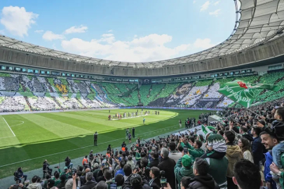 Bursasporlu yöneticiden sert çıkış! ‘Karanlığa mahkum edenler…’