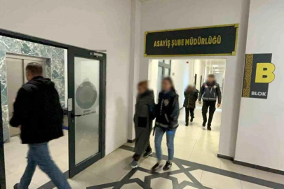 Evden 70 bin liralık ziynet hırsızlığı yapan 2 kadın tutuklandı