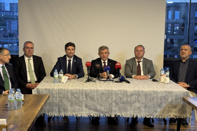 Gelecek Partisi Genel Başkanı Davutoğlu Kahramanmaraş'taki saldırıda hayatını kaybedenlerin ailelerini ziyaret etti