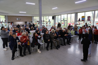 Miniklerden iç ısıtan 23 Nisan kutlaması