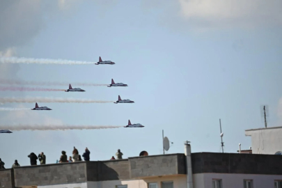 Türk Yıldızları'ndan 23 Nisan Gösteri Uçuşu