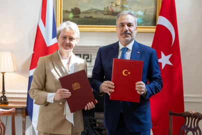 Türkiye İngiltere arasında Stratejik Ortaklık Çerçeve Belgesi imzalandı