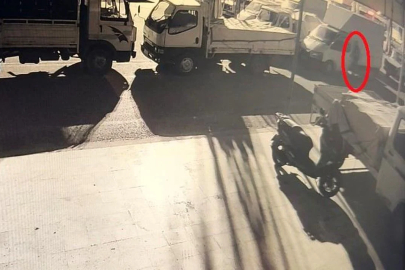 Antalya'da üzerinde anahtarı unutulan biber yüklü kamyonet terk edilmiş halde bulundu