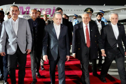 Arakçi, Pakistan'da görüşmelere başladı: Hürmüz krizi kısa sürede çözülebilir