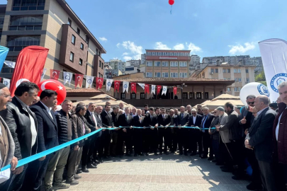 Bursa'da Emir Buhari Kültür Merkezi yenilenen yüzüyle açıldı