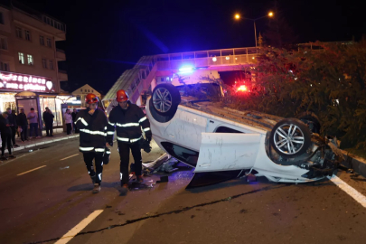 Köpeğe çarpmamak için manevra yapınca takla attı: 2 yaralı