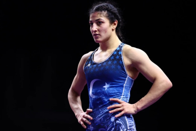 Milli güreşçi Elvira Süleyman Kamaloğlu, Avrupa ikincisi oldu