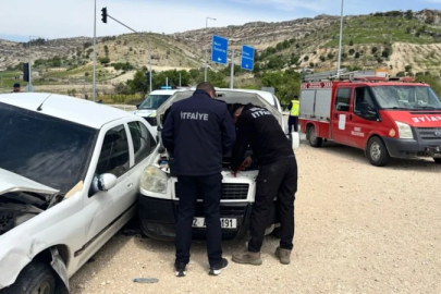 Adıyaman'da iki otomobil çarpıştı: 6 yaralı