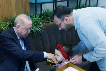 Cumhurbaşkanı Erdoğan, kafede vatandaşlarla sohbet etti