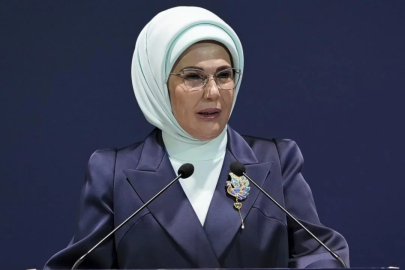 Emine Erdoğan: İnsanlık için kalbe dokunan izler bırakmalıyız