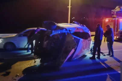 Kontrolden çıkan otomobil yan yattı