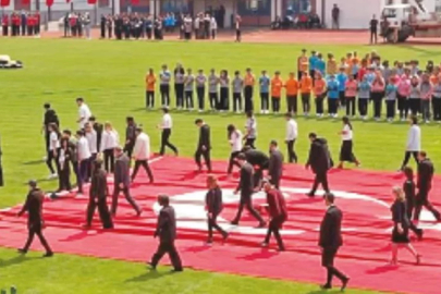 "Türk bayrağına bastılar" iddiası gündemi sarstı! Gerçeği Bakanlık açıkladı