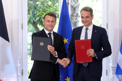 Yunanistan ve Fransa savunma iş birliği anlaşmasını yeniledi