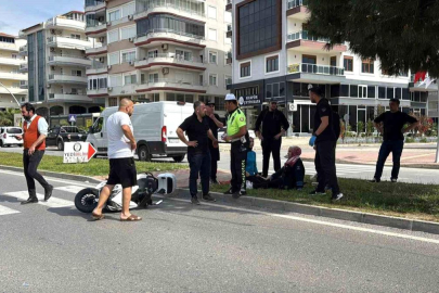 Antalya'da motosikletler çarpıştı: 3 yaralı