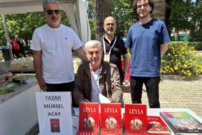 Gazeteci Mürsel Acay İzmir Kitap Fuarında okurlarıyla buluştu