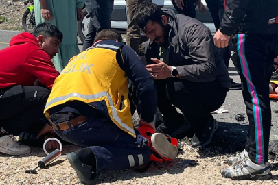 Niğde'de İki Motosiklet Kafa Kafaya Çarpıştı: 2 Ağır Yaralı