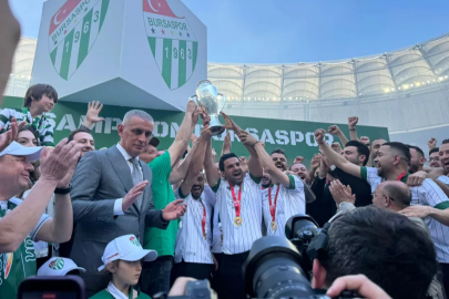Şampiyon Bursaspor kupasına kavuştu!